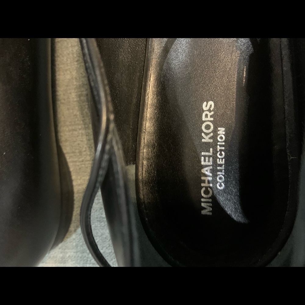 M KORS COLLECTION✨Runway
beautiful craftsmanship, lace up flats.
Orig. $830. - Picture 7 of 11